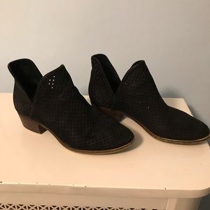 Women’s Lucky Brand Black Booties Size 7